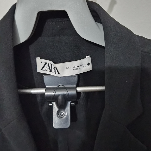 ZARA Black Sleeveless Tailored Blazer Vest - Picture 2 of 6